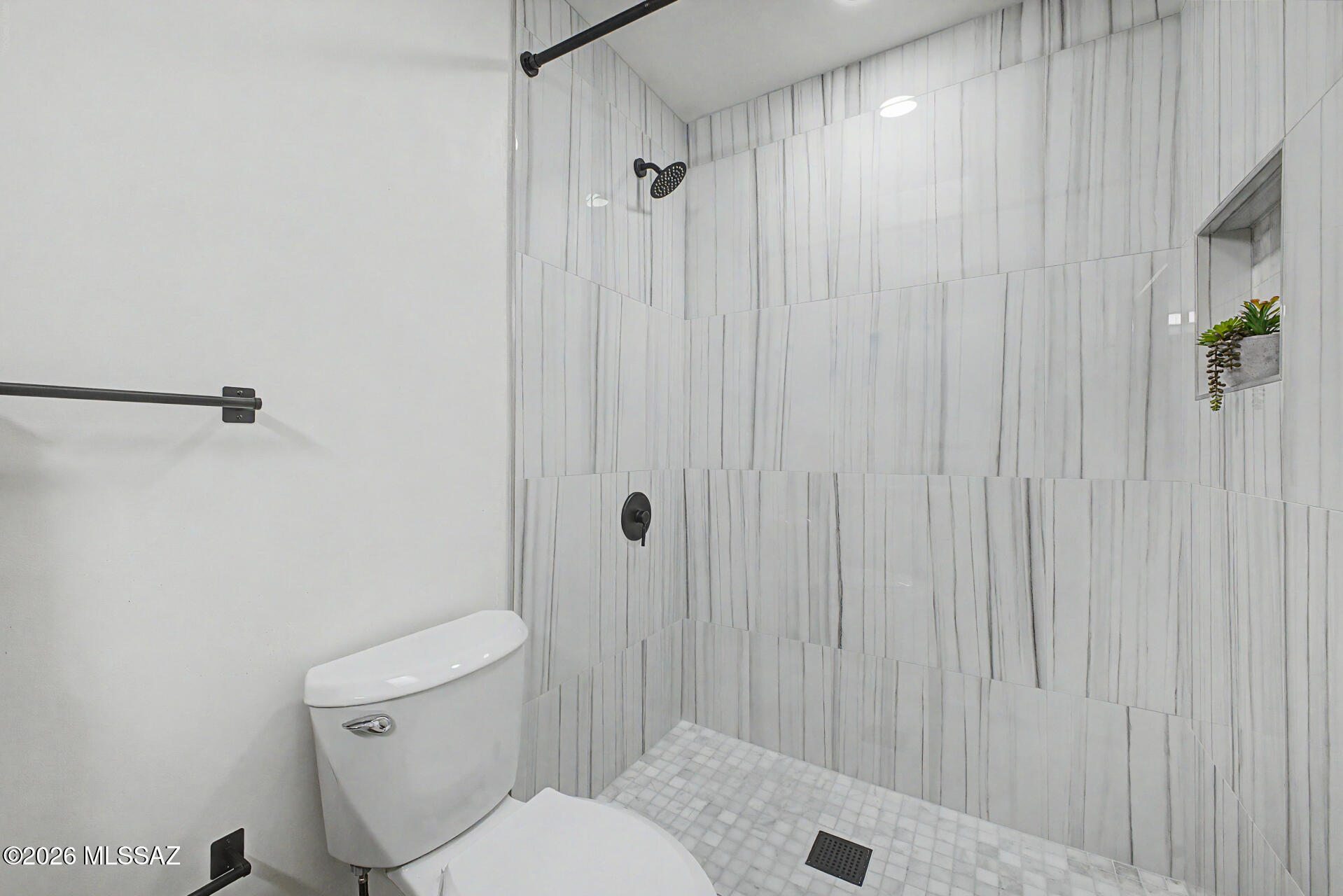 333 East Florence Road Tucson, AZ 85704 - Photo 28 of 49 HALL BATH SHOWER