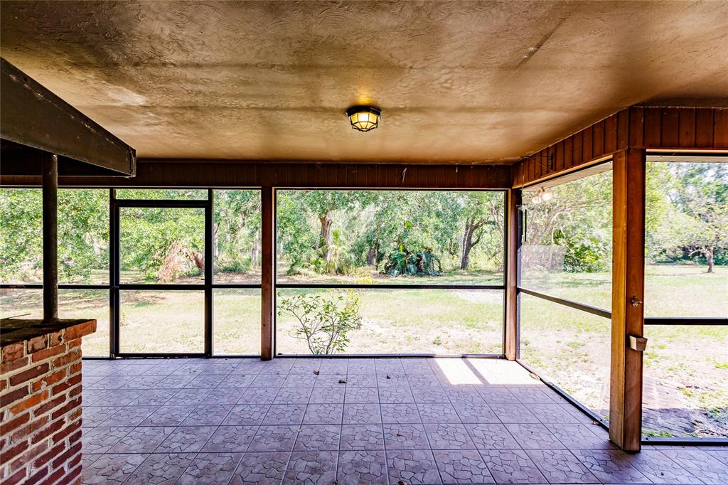 5826 Highway 72 Arcadia, FL 34266 - Photo 40 of 62 a view of big room with a large window