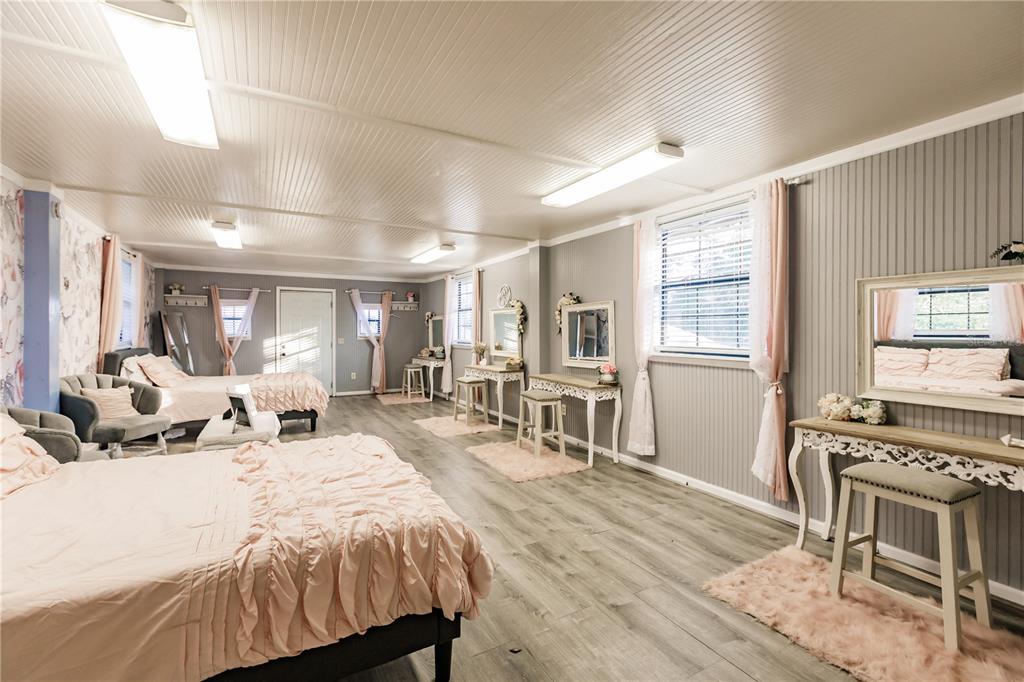 5826 Highway 72 Arcadia, FL 34266 - Photo 53 of 62 a bed room with a bed and furniture
