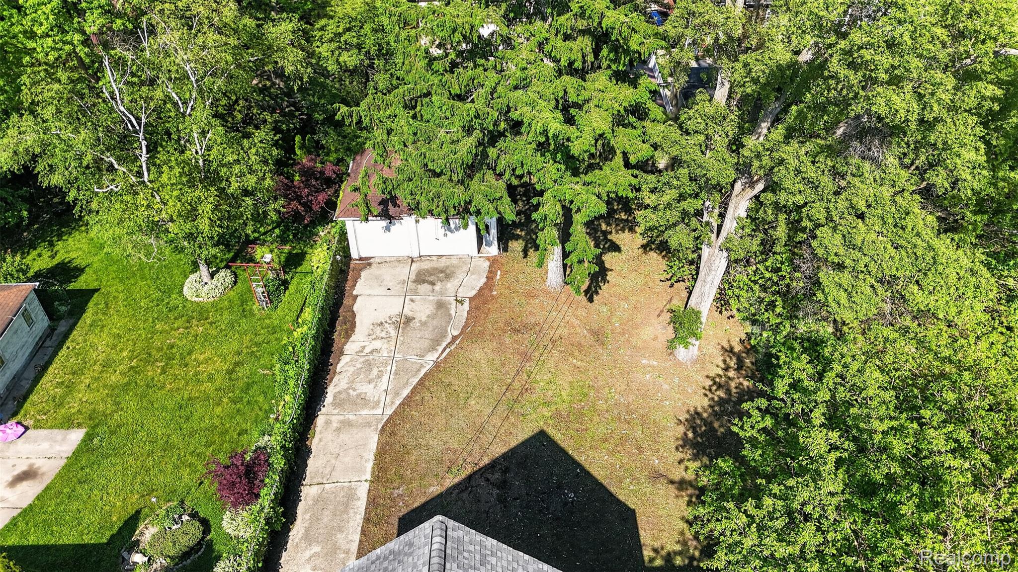 3476 Audubon Road Detroit, MI 48224 - Photo 35 of 37 040_DJI_20260528165140_0051_D.jpg