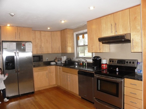 185 Salem Road Dracut, MA 01826 - Photo 3 of 15 Gallery Image 3