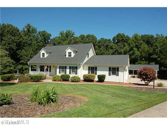 1380 Robbins Road Winston-Salem, NC 27107 - Photo 1 of 16 Exterior Front.
