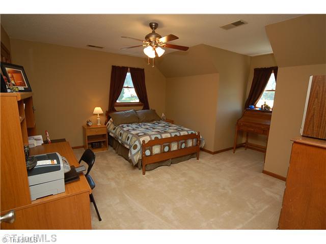 1380 Robbins Road Winston-Salem, NC 27107 - Photo 12 of 16 3rd Bedroom.
