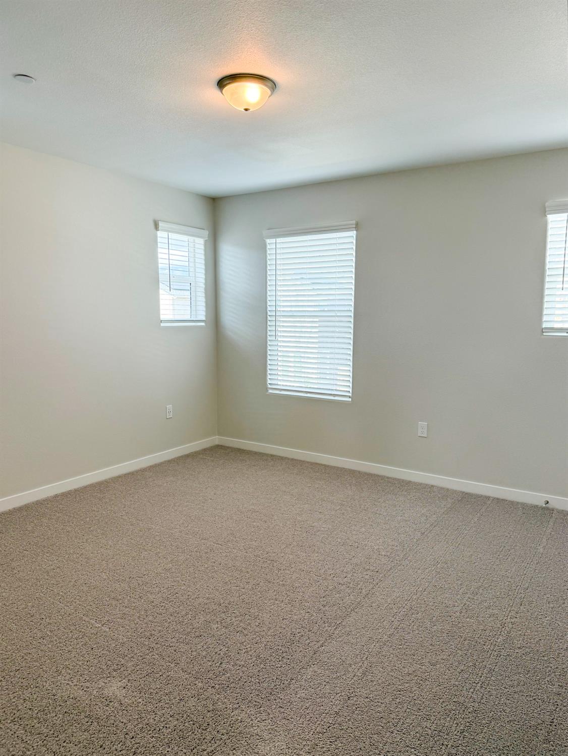 796 Laina Avenue Madera, CA 93636 - Photo 8 of 27