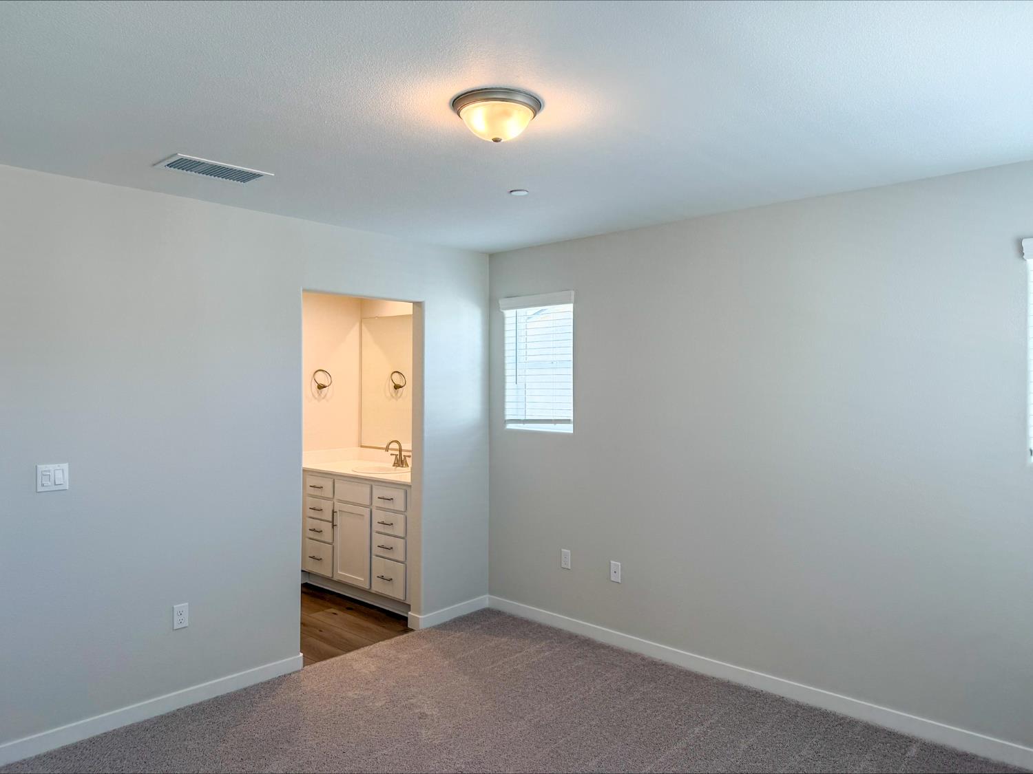 796 Laina Avenue Madera, CA 93636 - Photo 10 of 27