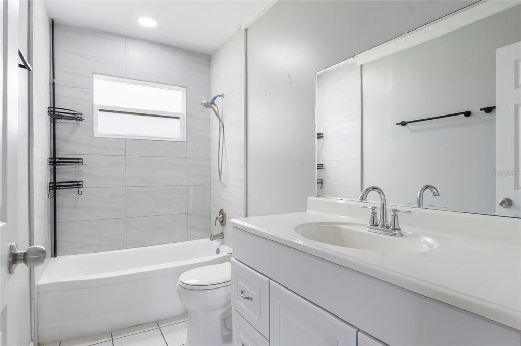 5255 45th Avenue North St. Petersburg, FL 33709 - Photo 11 of 24