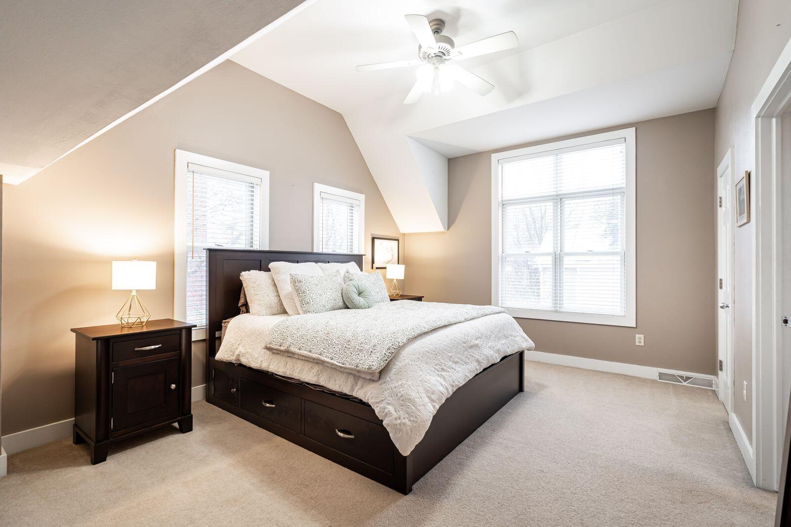 1847 Vel R. Phillips Avenue, Unit B Milwaukee, WI 53212 - Photo 18 of 34 Primary Suite w/ Vaulted Ceilings