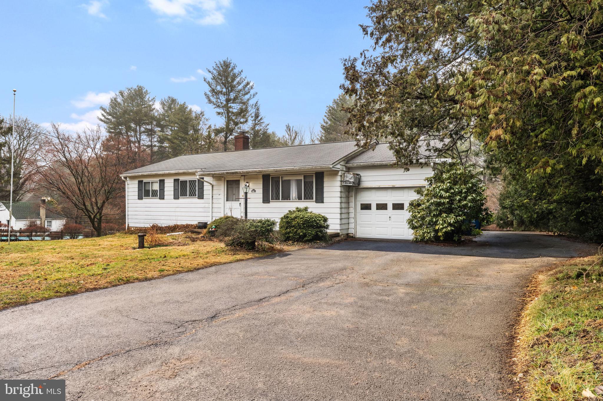 215 Landenberg Road Landenberg, PA 19350 - Photo 2 of 28 Driveway