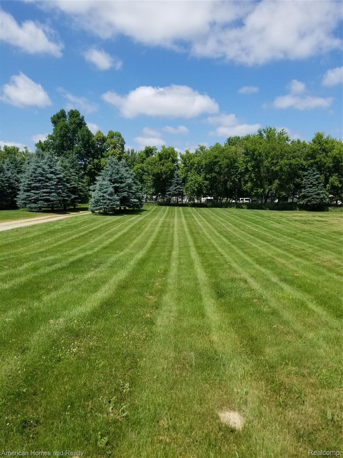 3073 Bolton Road Lapeer, MI 48446 - Photo 10 of 42 Front yard of home