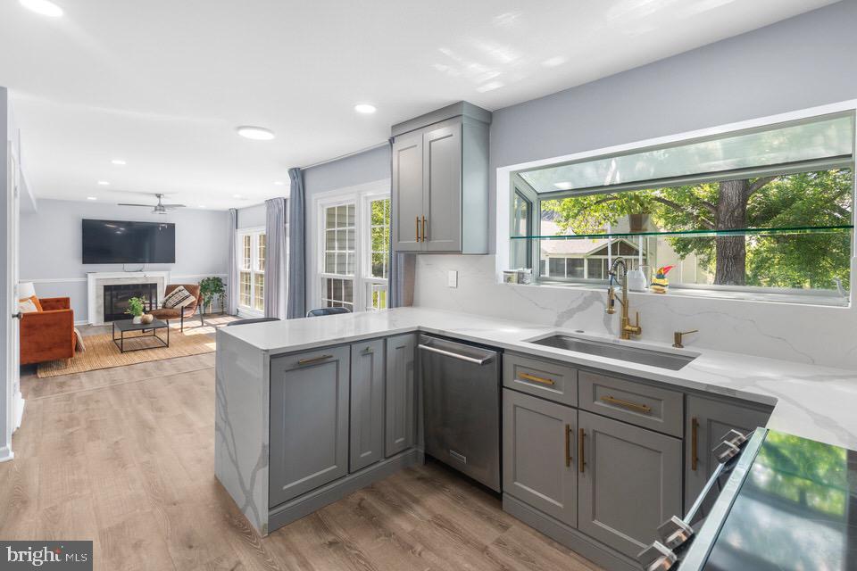 13338 Point Rider Lane Herndon, VA 20171 - Photo 7 of 36 Gallery Image 7