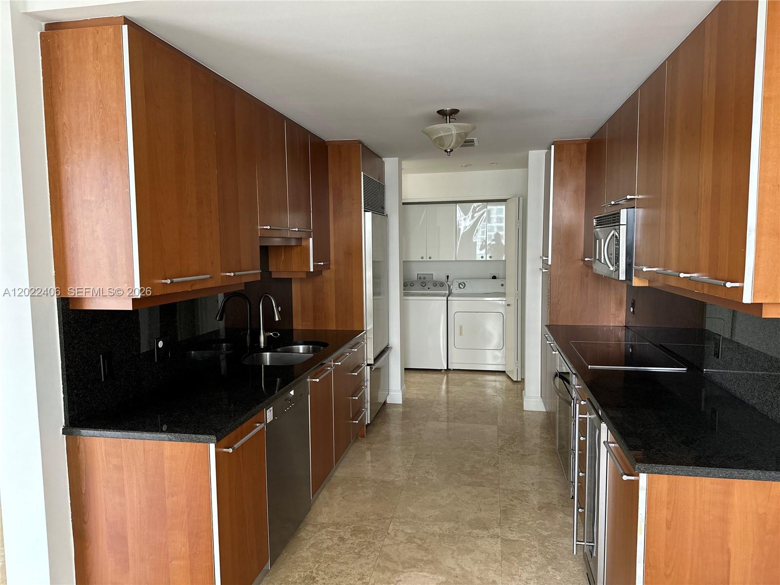 901 Brickell Key Boulevard, Unit 2005 Miami, FL 33131 - Photo 12 of 18