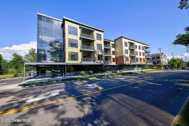 $2,800 | 116 West Avenue, Unit 208, Saratoga Springs, NY 12866