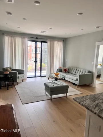 $2,800 | 116 West Avenue, Unit 208, Saratoga Springs, NY 12866