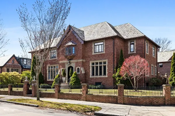 $6,925,000 | 98 Carlton Street, Brookline, MA 02446
