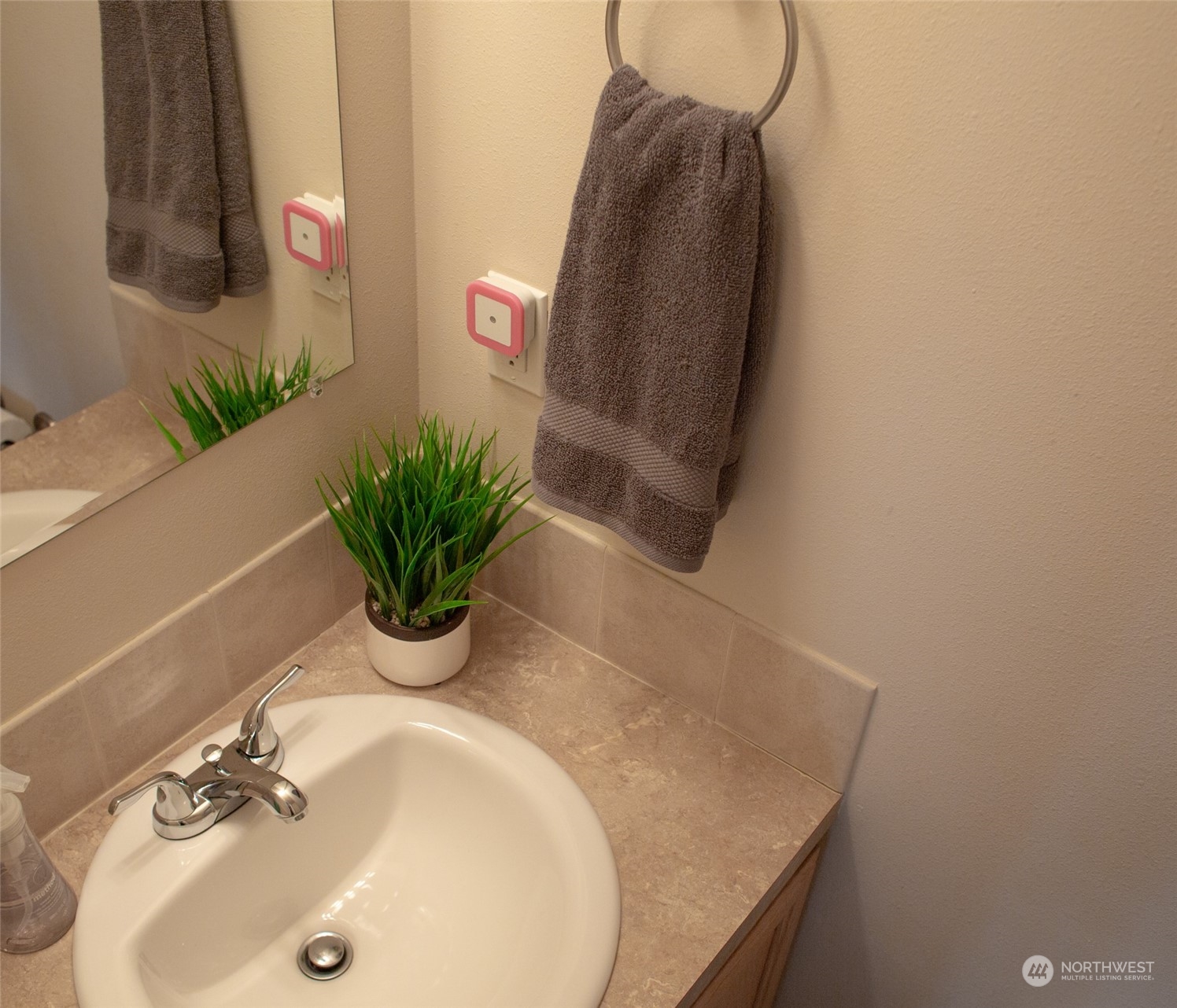 6905 Rainier Drive, Unit 2B Everett, WA 98203 - Photo 10 of 15