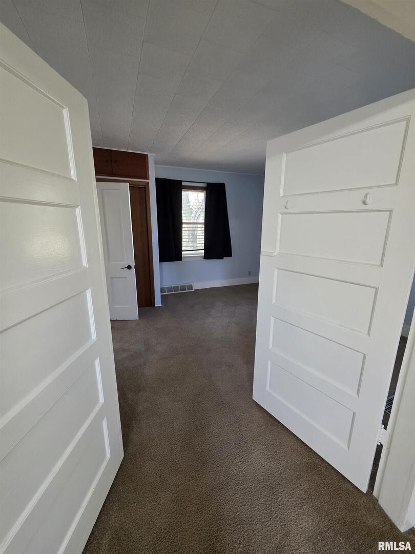 13600 Kennedy Road Fulton, IL 61252 - Photo 16 of 42 a view of room and front door