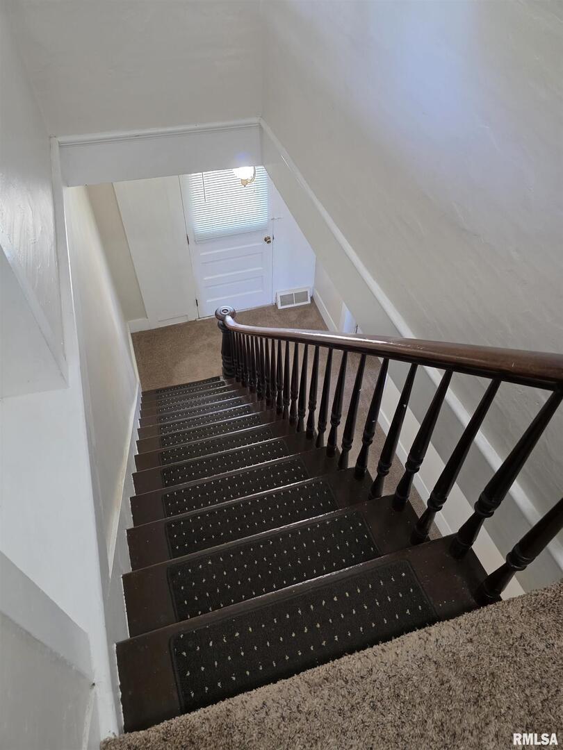13600 Kennedy Road Fulton, IL 61252 - Photo 23 of 42 a view of entryway