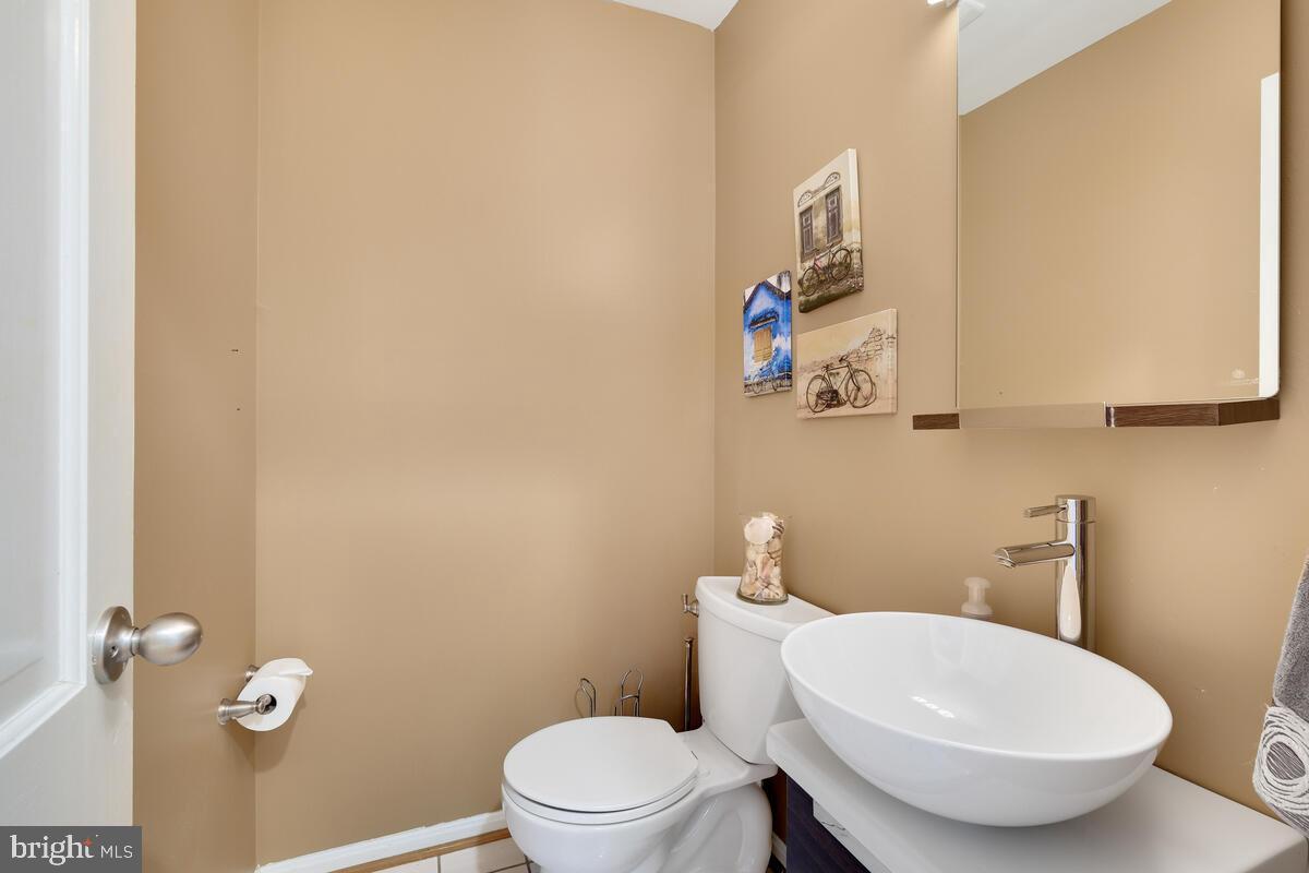 7001 Old Stage Road North Bethesda, MD 20852 - Photo 15 of 33 Powder Room