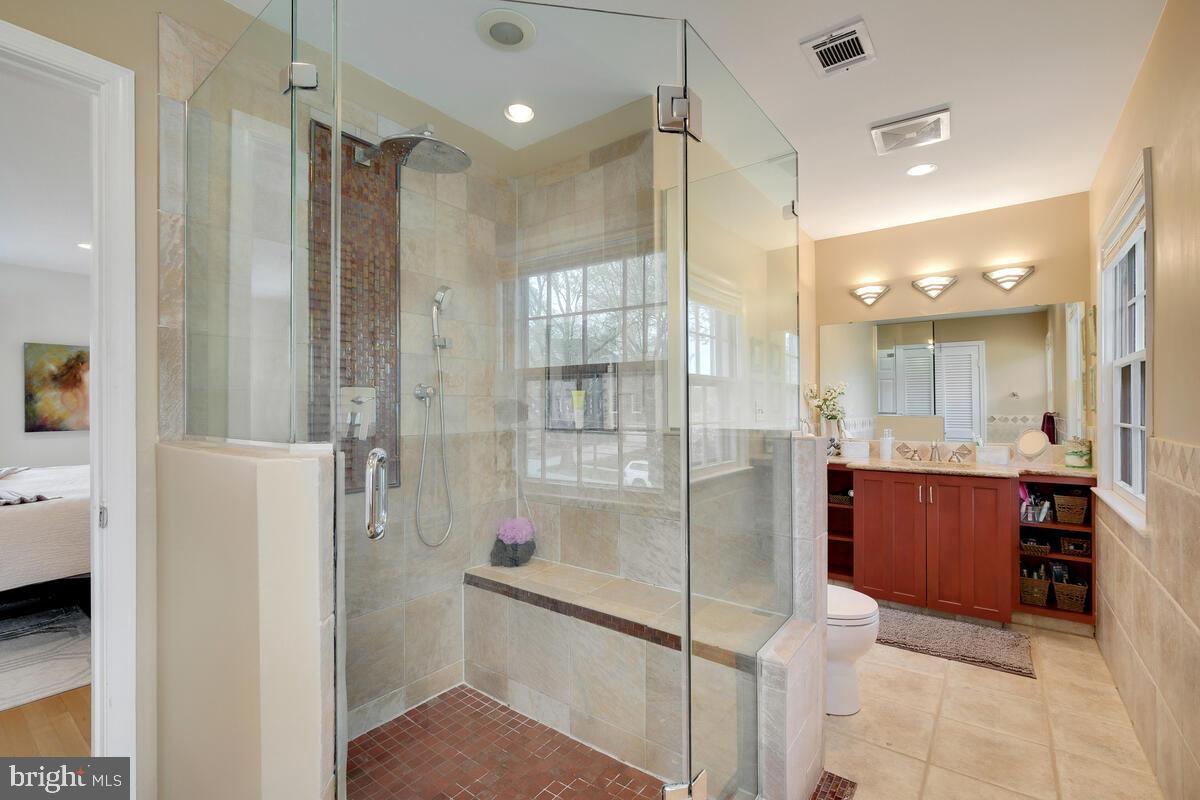 7001 Old Stage Road North Bethesda, MD 20852 - Photo 19 of 33 Primary Bathroom