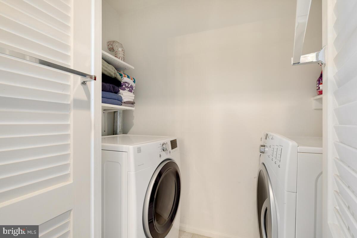 7001 Old Stage Road North Bethesda, MD 20852 - Photo 20 of 33 Washer/Dryer