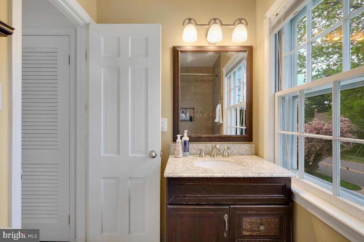 7001 Old Stage Road North Bethesda, MD 20852 - Photo 24 of 33 Full Bathroom