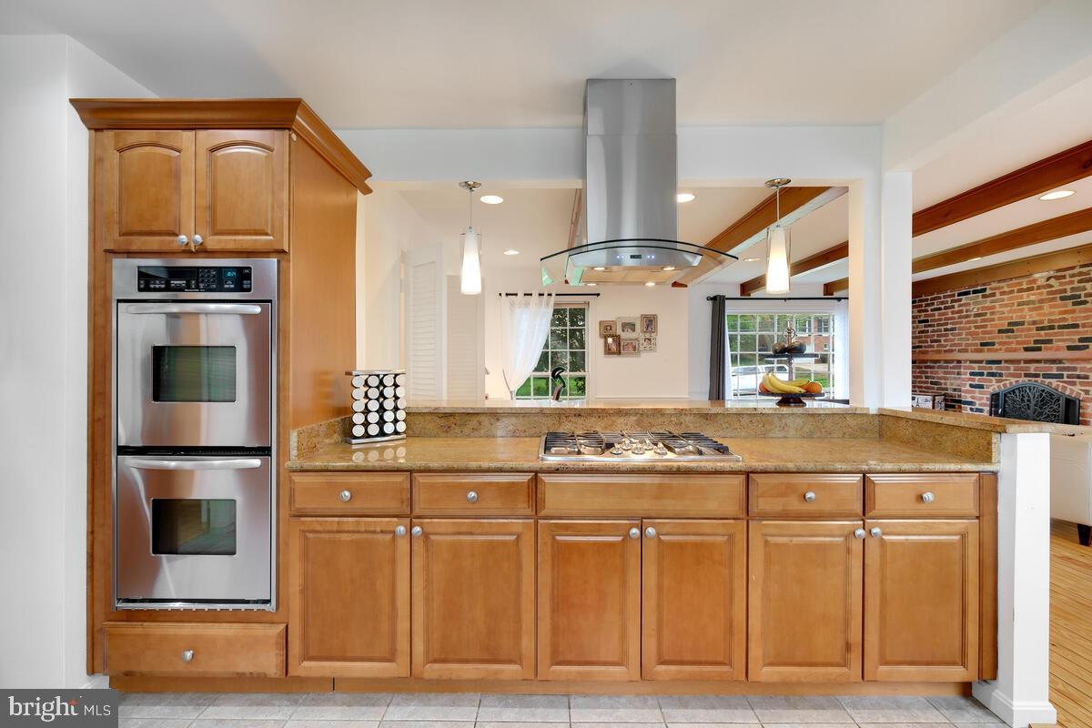7001 Old Stage Road North Bethesda, MD 20852 - Photo 5 of 33 Gourmet Kitchen