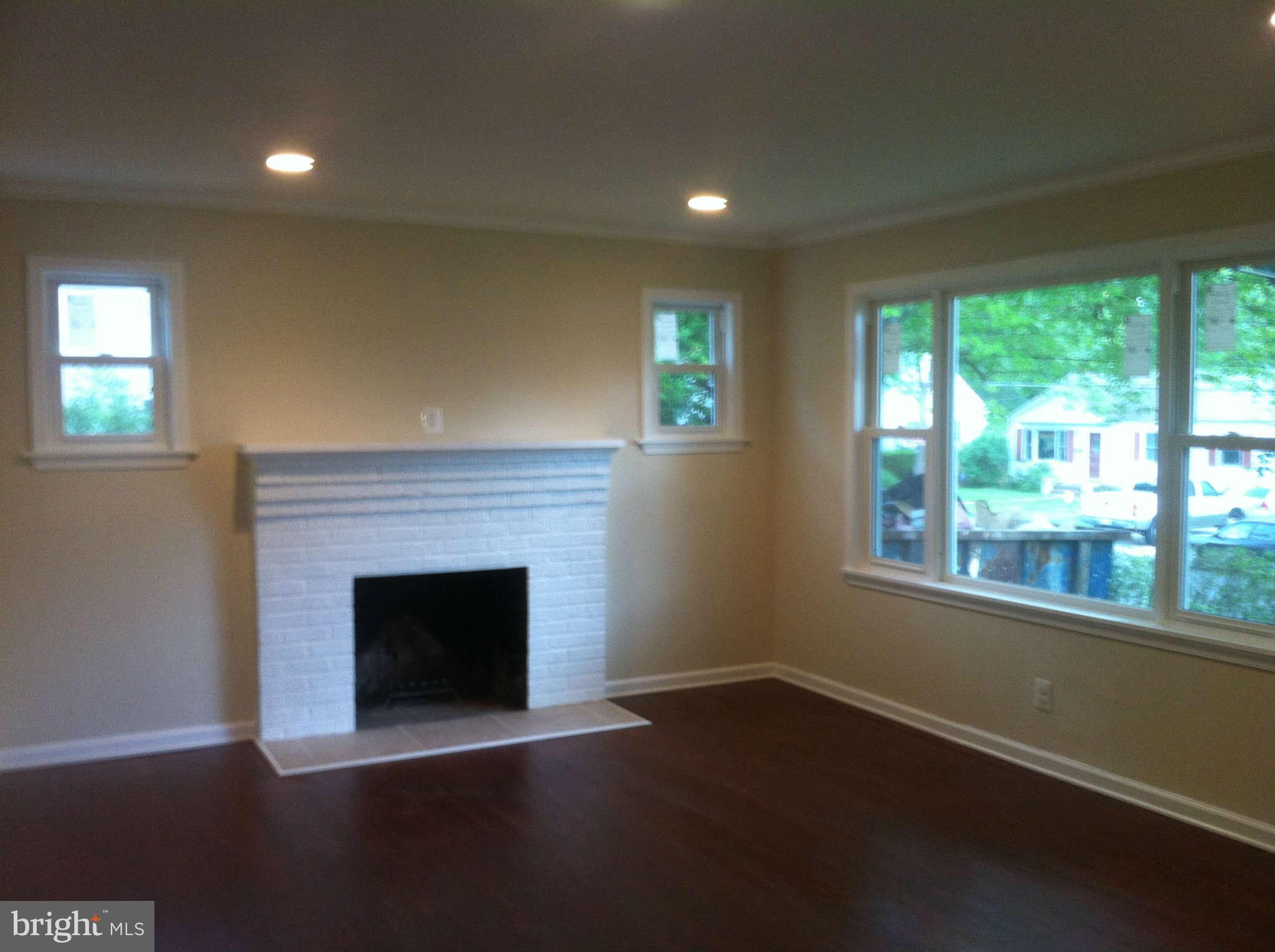 4119 Addison Road Fairfax, VA 22030 - Photo 12 of 30 Living Room