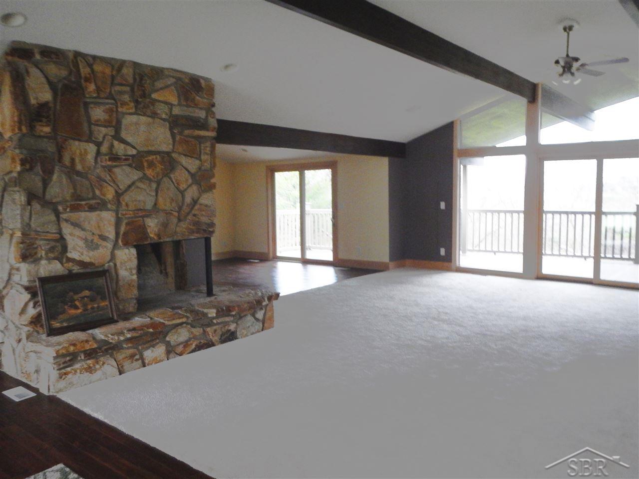 11210 Dice Road Freeland, MI 48623 - Photo 9 of 45 Living Room