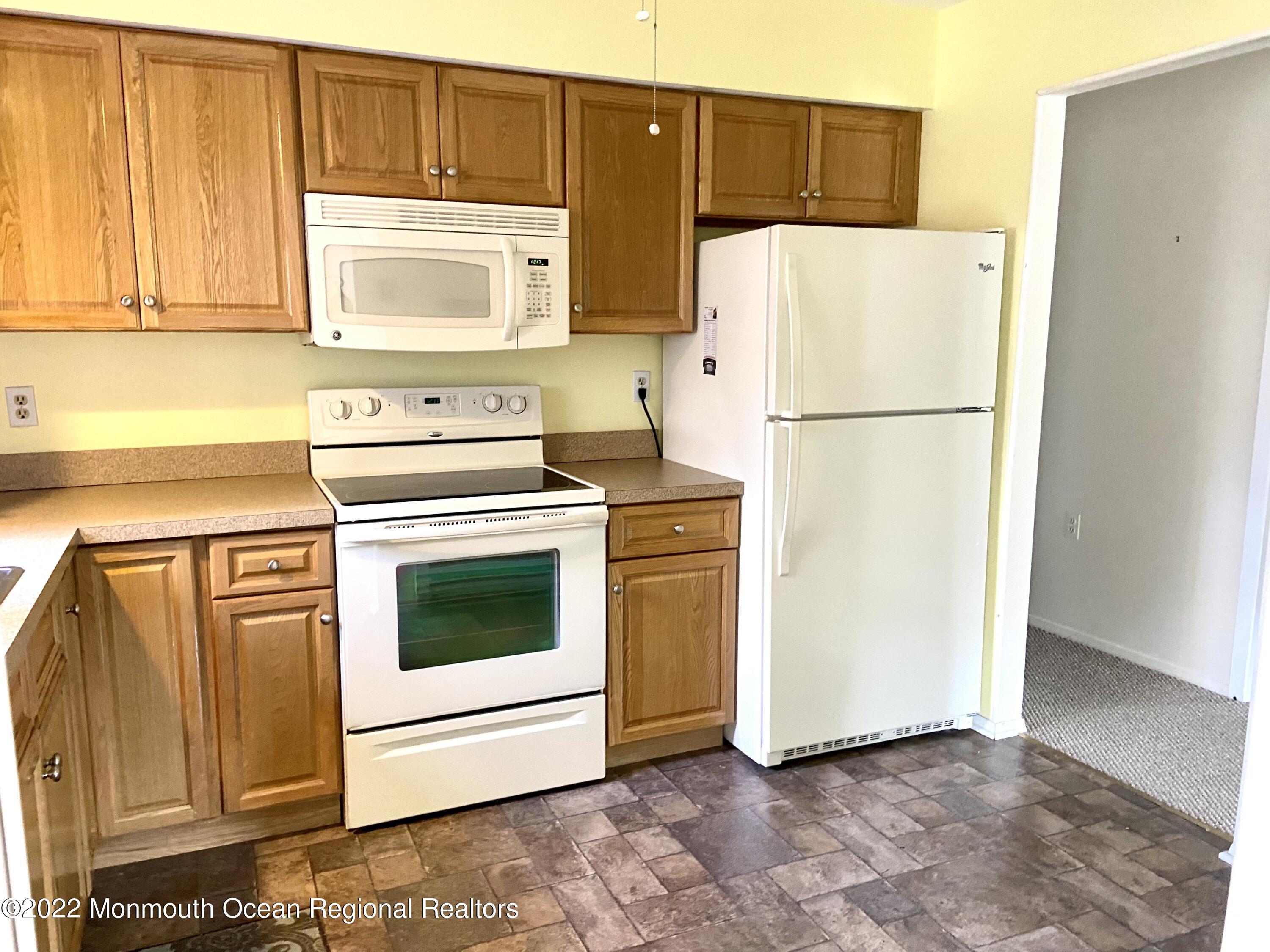 77 A Sunset Road Whiting, NJ 08759 - Photo 6 of 13 2F4AF4FC-BBA7-423D-AF6C-D8811D3C2CD3