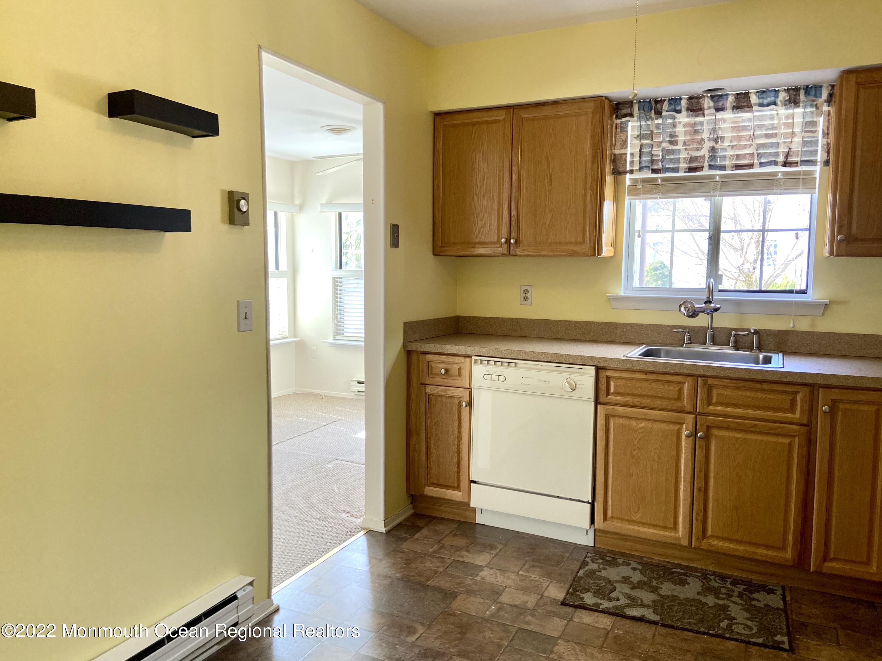 77 A Sunset Road Whiting, NJ 08759 - Photo 7 of 13 6D729447-23EA-4EB7-AE0F-63B123897666