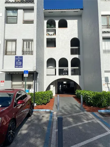 $1,550 | 1720 North Congress Avenue, Unit B210, West Palm Beach, FL 33401