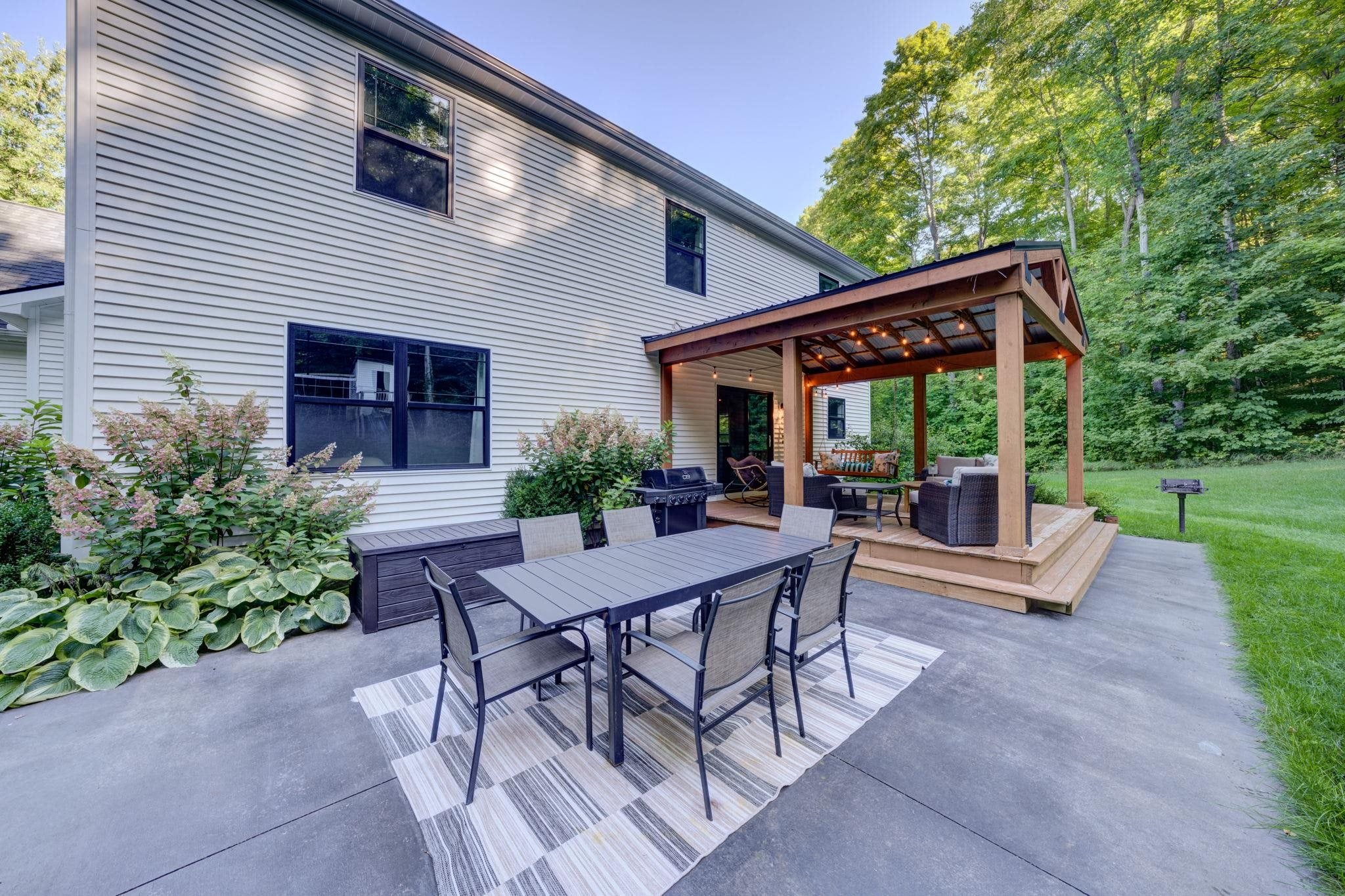 359 West Valley Road Maple City, MI 49664 - Photo 2 of 47 Gallery Image 2