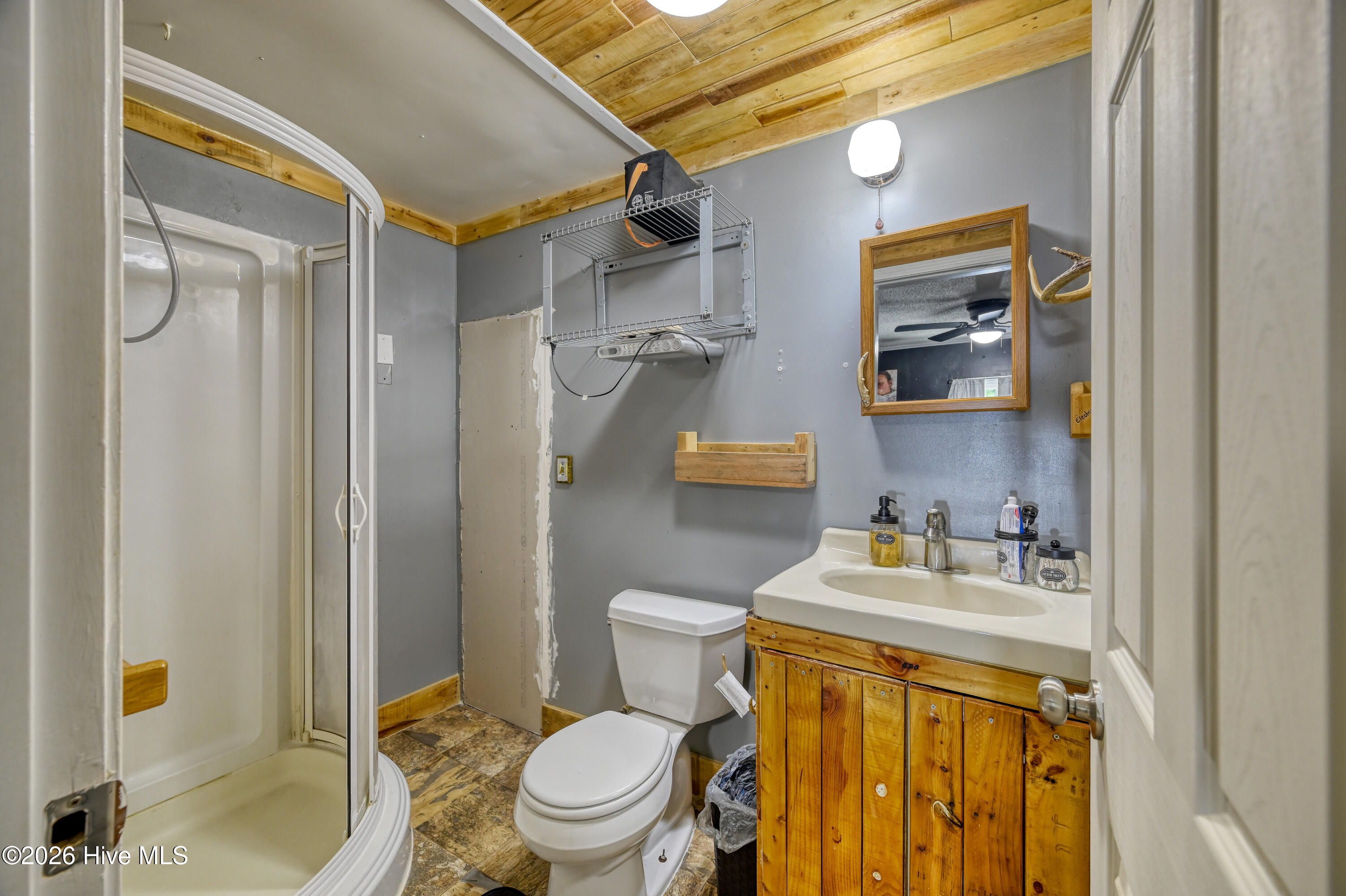 298 Comfort Road Richlands, NC 28574 - Photo 15 of 44 bathroom 2