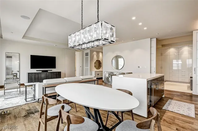 $10,000 | 3750 South Las Vegas Boulevard, Unit 3006, Las Vegas, NV 89158