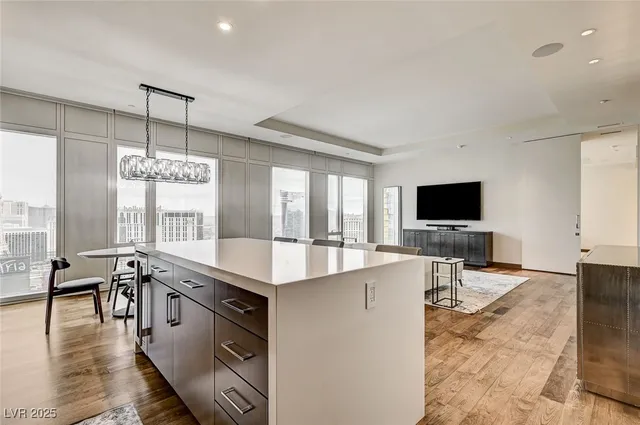 $10,000 | 3750 South Las Vegas Boulevard, Unit 3006, Las Vegas, NV 89158