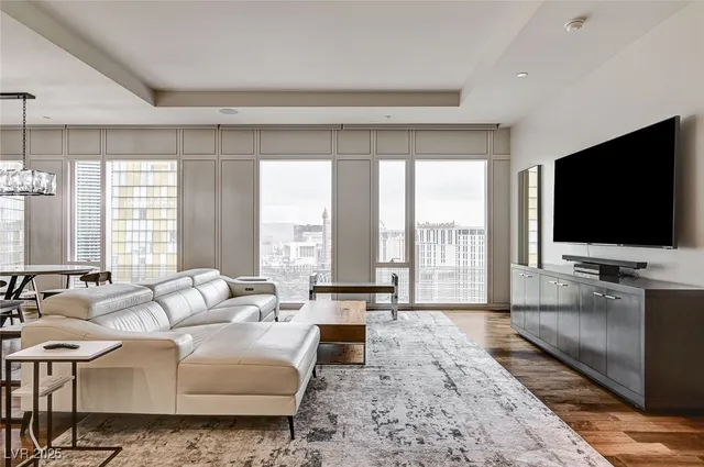 $10,000 | 3750 South Las Vegas Boulevard, Unit 3006, Las Vegas, NV 89158
