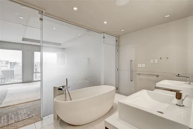 $10,000 | 3750 South Las Vegas Boulevard, Unit 3006, Las Vegas, NV 89158