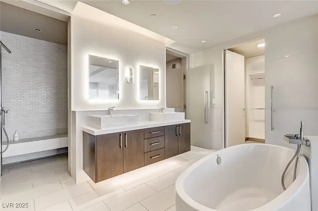 $10,000 | 3750 South Las Vegas Boulevard, Unit 3006, Las Vegas, NV 89158