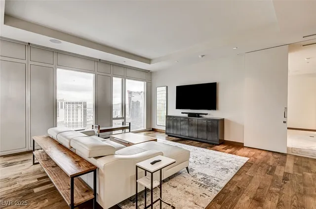 $10,000 | 3750 South Las Vegas Boulevard, Unit 3006, Las Vegas, NV 89158