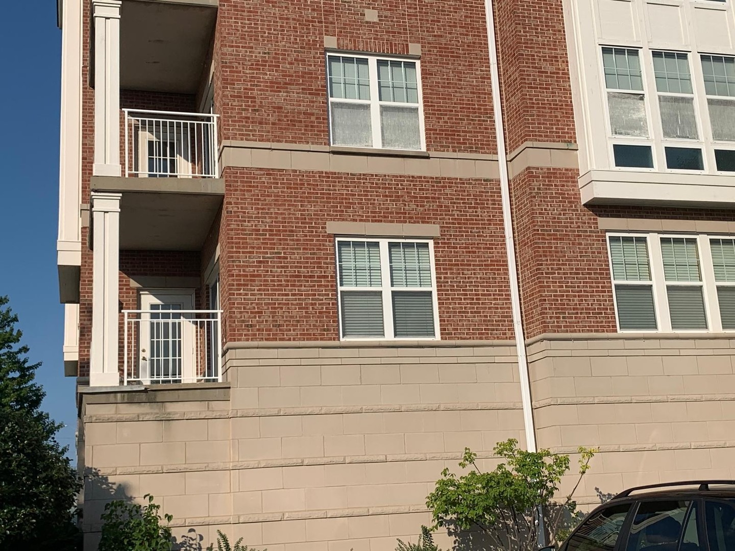 101 Pointe Drive, Unit 102 Northbrook, IL 60062 - Photo 2 of 35