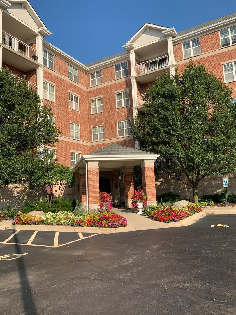 101 Pointe Drive, Unit 102 Northbrook, IL 60062 - Photo 3 of 35