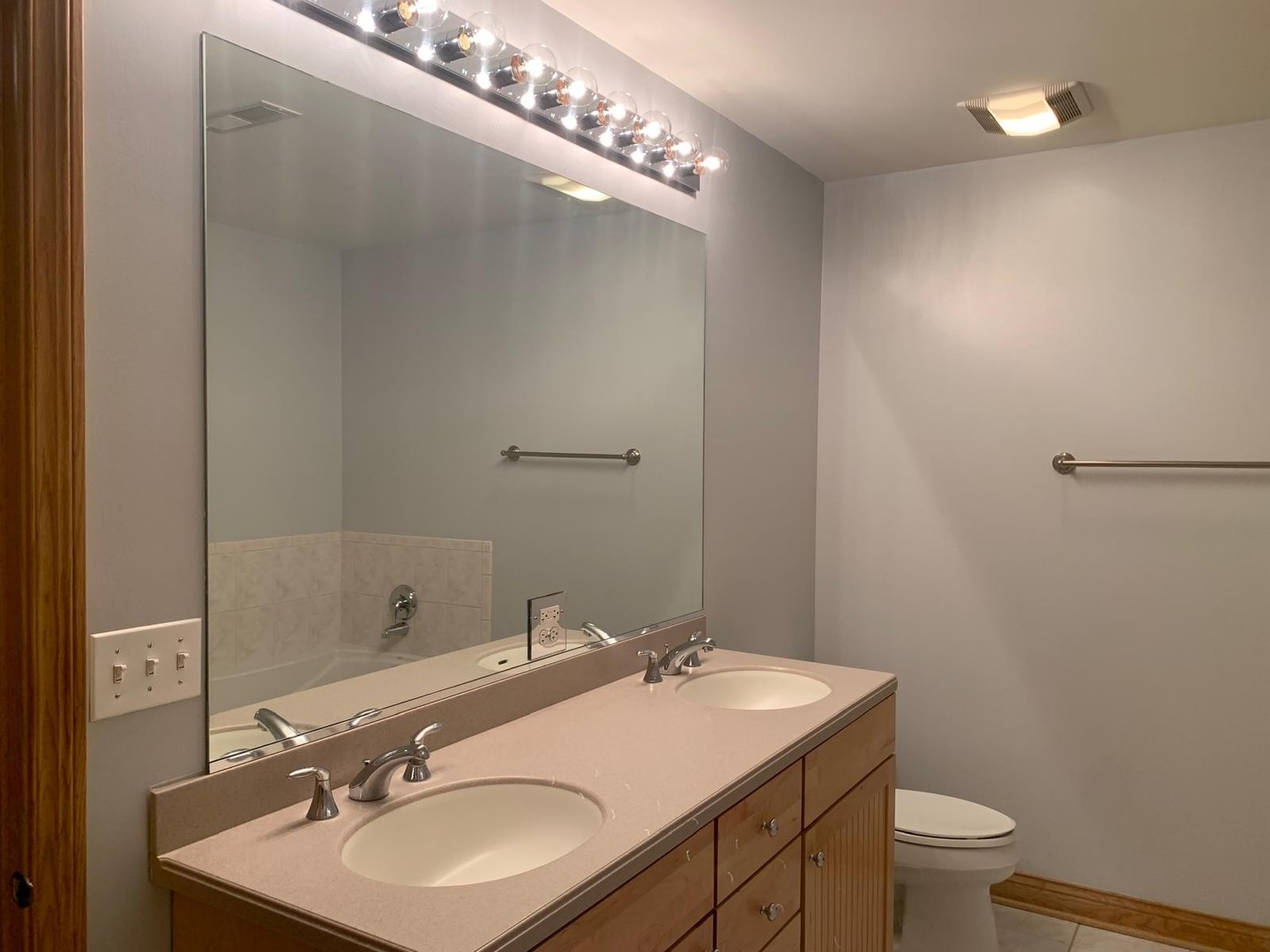 101 Pointe Drive, Unit 102 Northbrook, IL 60062 - Photo 31 of 35