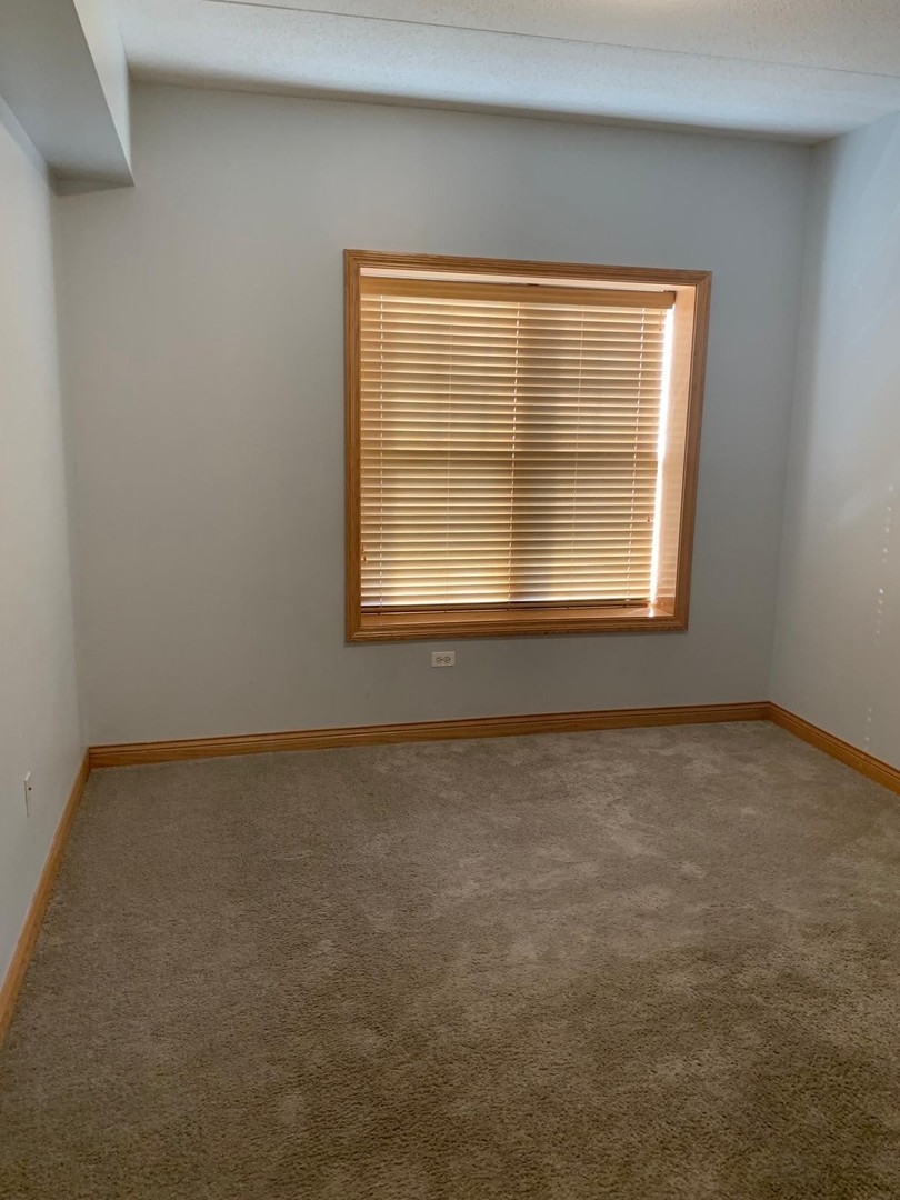 101 Pointe Drive, Unit 102 Northbrook, IL 60062 - Photo 5 of 35
