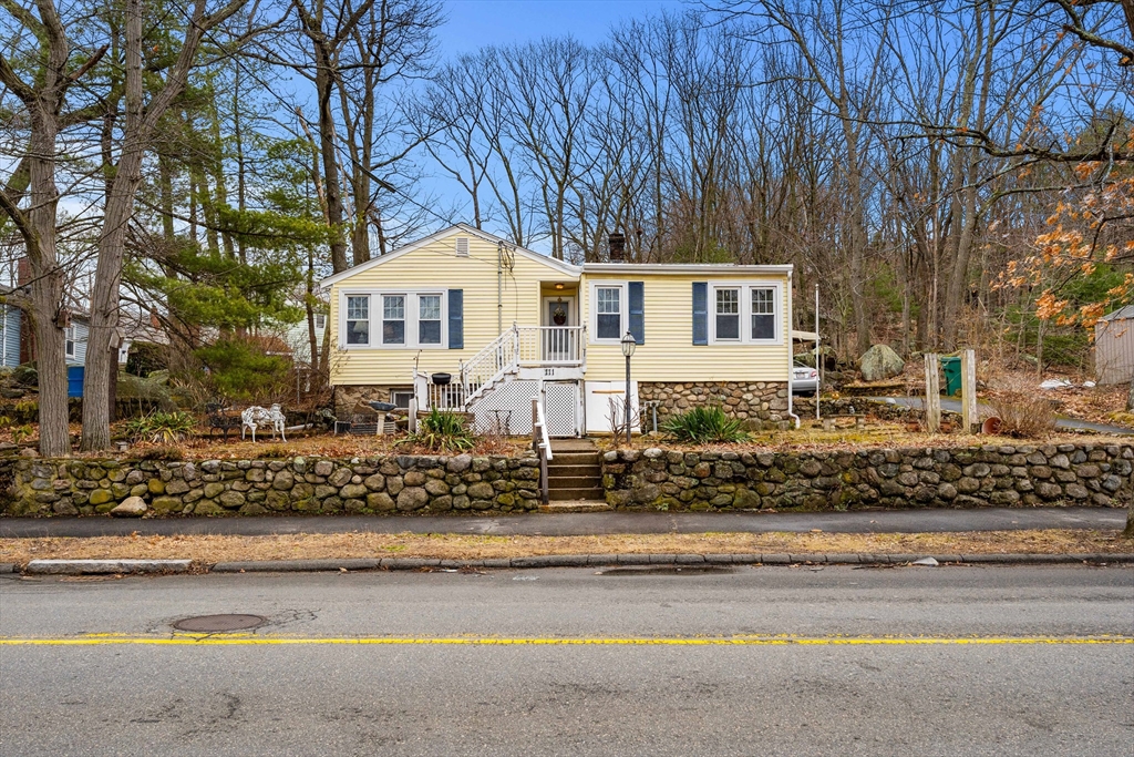 111 Den Quarry Road Lynn, MA 01904 - Photo 2 of 23