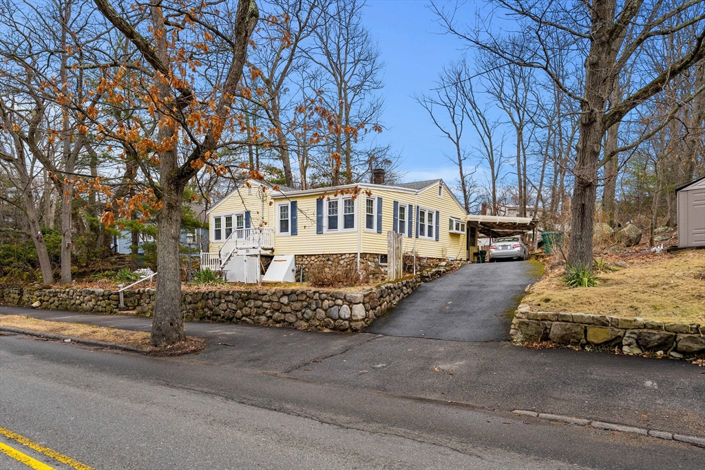 111 Den Quarry Road Lynn, MA 01904 - Photo 3 of 23