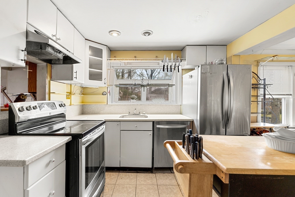 111 Den Quarry Road Lynn, MA 01904 - Photo 10 of 23