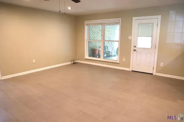 $1,600 | 10751 Carmel Drive, Baton Rouge, LA 70818