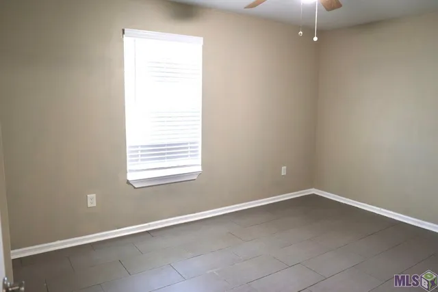 $1,600 | 10751 Carmel Drive, Baton Rouge, LA 70818