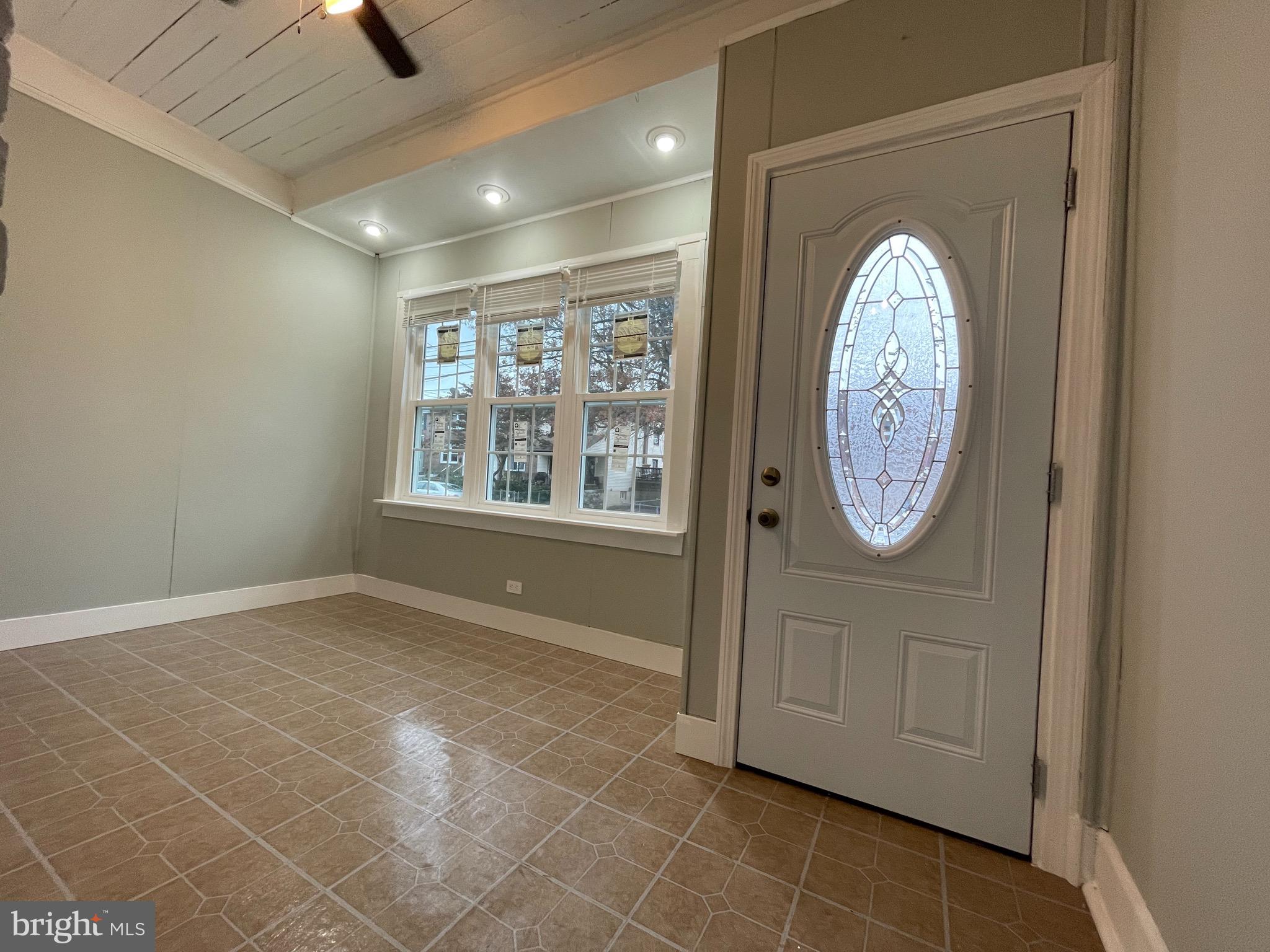 121 Rhodes Avenue Collingdale, PA 19023 - Photo 2 of 22 Gallery Image 2