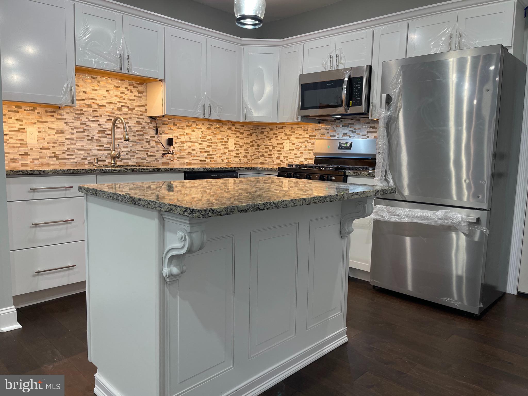 121 Rhodes Avenue Collingdale, PA 19023 - Photo 4 of 22 Gallery Image 4